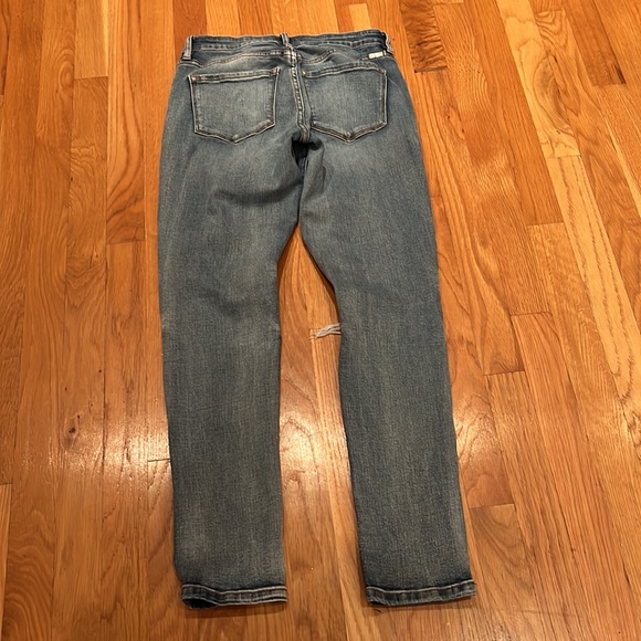 Button fly mid rise ripped jeans - Picture 2 of 4